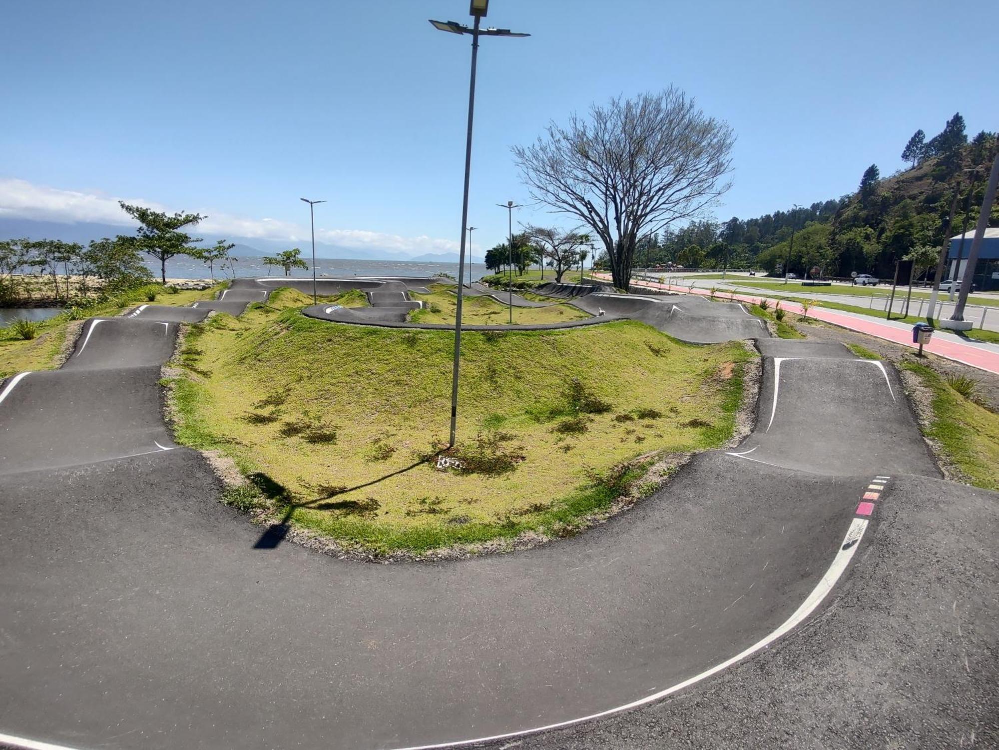 Casa Piscina Com Ozonio Churrasqueira Perto Da *